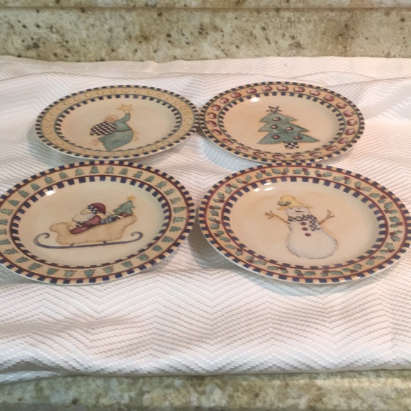 Beautiful Christmas Salad Plates - Picture 1 of 6